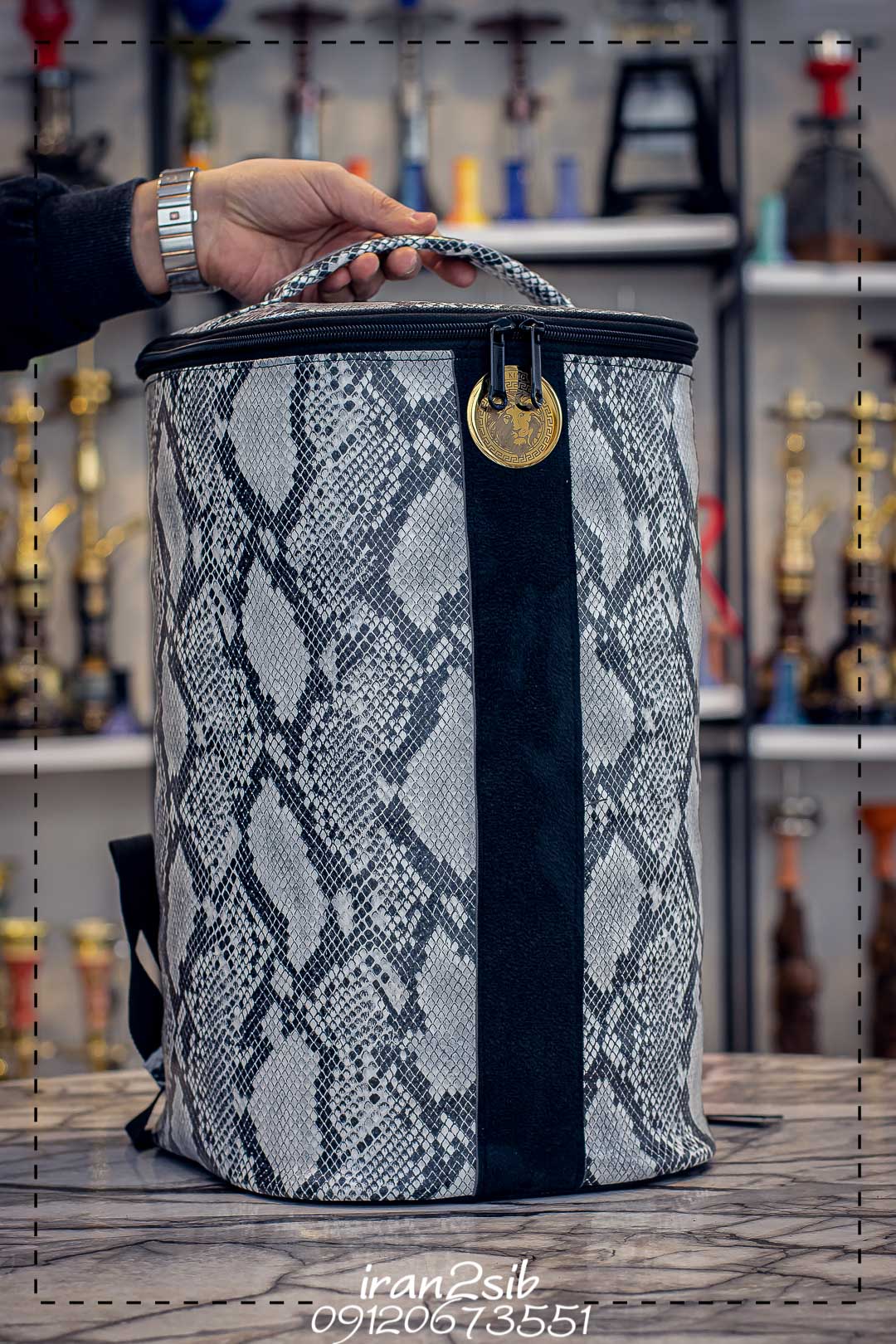 خرید کیف قلیان با قیمت مناسب جعبه قلیون قلیان کیف دار خرید قلیان با کیف فروش انواع کیف قلیان و جعبه قلیوندر فروشگاه ایران دو سیب یا ایران هوکا سابق 